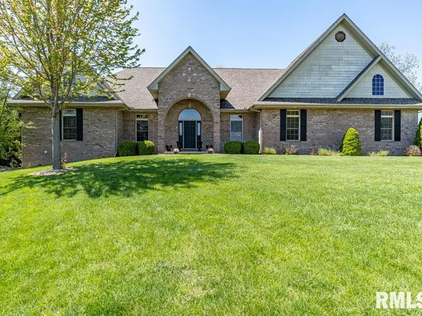 2 Wildwood Ct, Washington, IL 61571