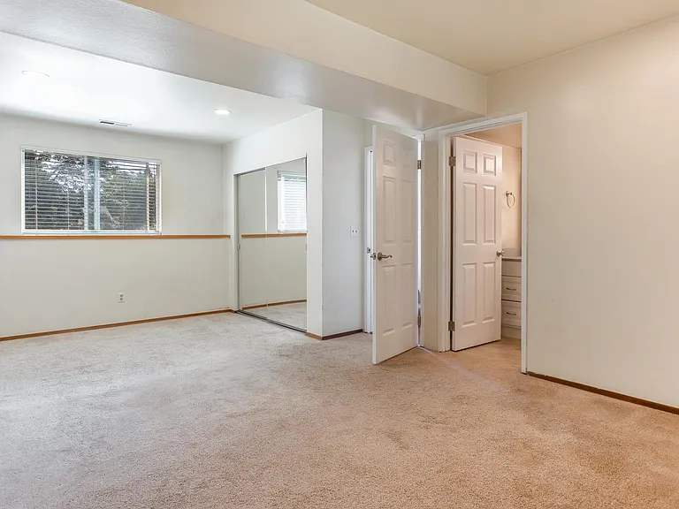 623 Harvest Rd — Photo 21