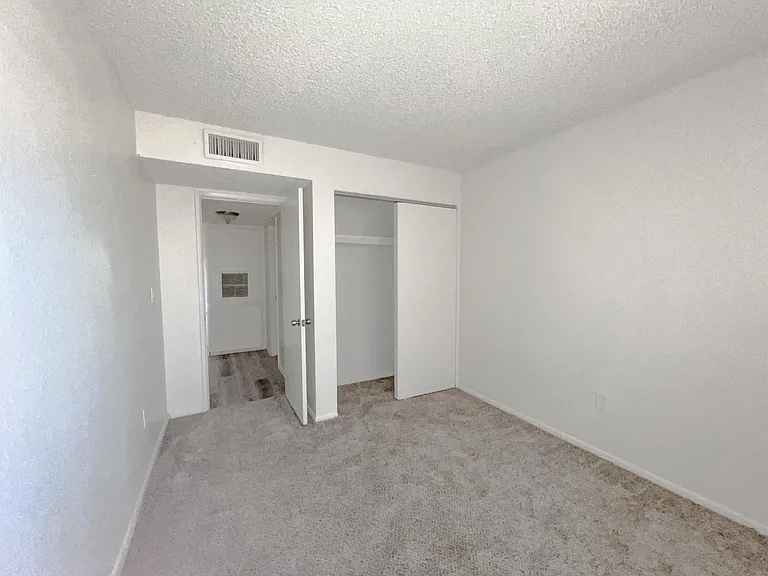 3363 W Harmont Dr #3 — Photo 9