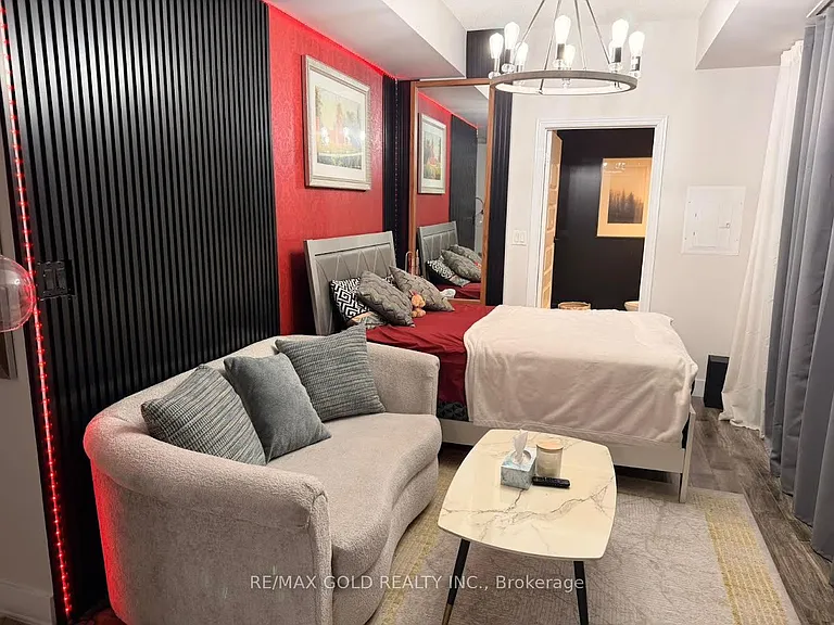 215 Queen St E #1401 — Photo 4