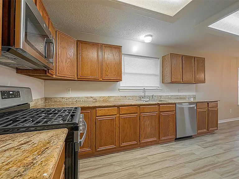 22319 Rangeview Dr — Photo 14