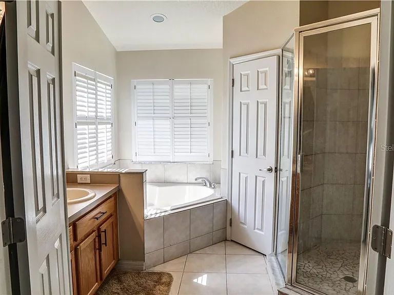 1521 Echo Lake Ct — Photo 9