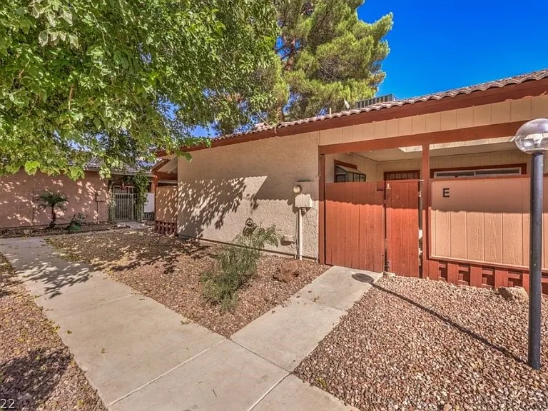 457 N Lamb Blvd #E — Photo 21