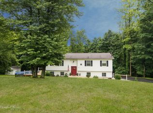 135 Belvedere Rd, Beacon, NY 12508
