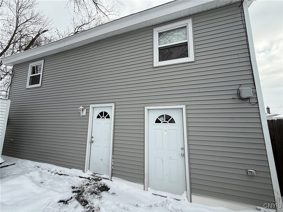 1st image of 125 W 1st St