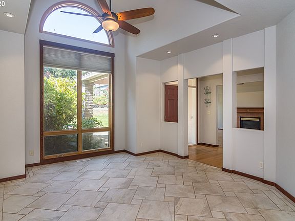 4th image of 2335 NW Witherspoon Ave