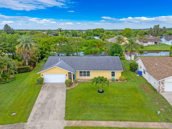 165 Cordoba Circle, Royal Palm Beach, FL 33411