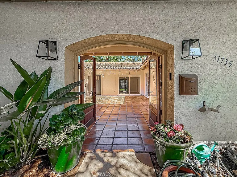 31735 Bainbrook Ct — Photo 3