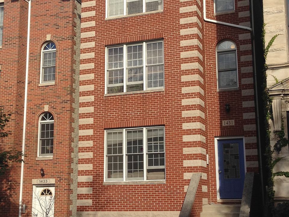 1st image of 1431 N Leavitt St APT G