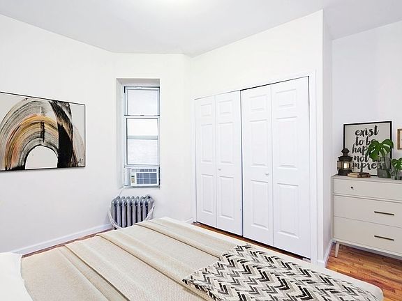 5th image of 323 W 47th St APT 3B