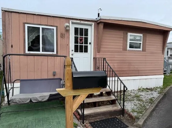 242-31 Manton St, Pawtucket, RI 02861