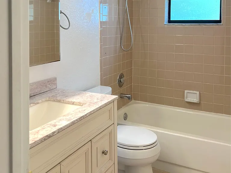 3692 NW 95th Ter #7M — Photo 11