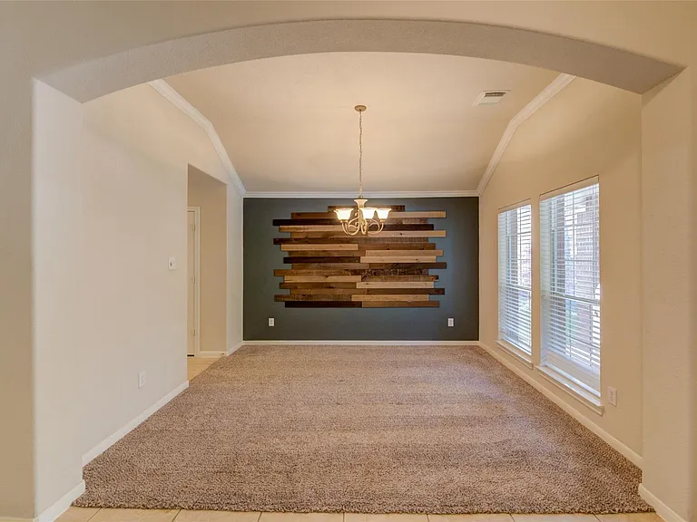 11 Ebony Oaks Pl — Photo 4