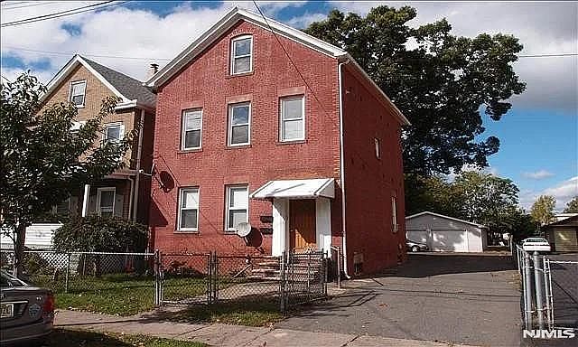 1st image of 83 Plauderville Ave
