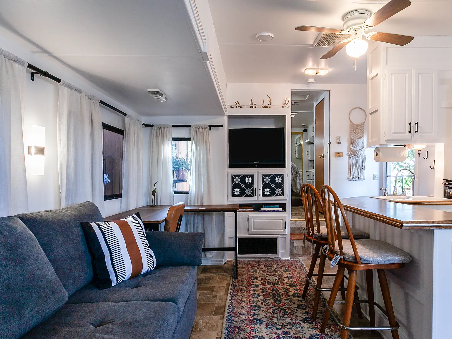 1 bed, 415 sqft, $2,400 — Photo 4