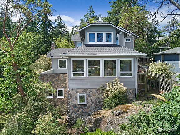 2nd image of 540 Hillcrest Place