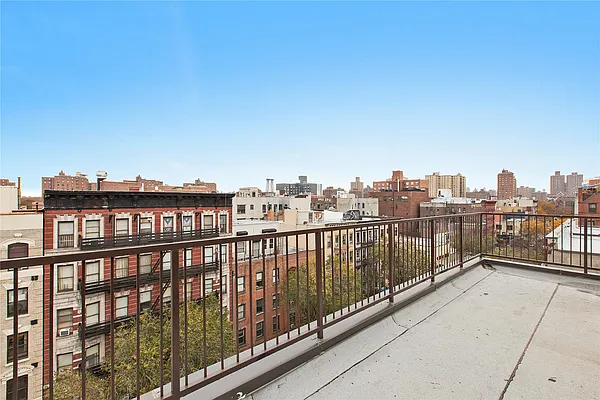 Sold by Douglas Elliman | media 16