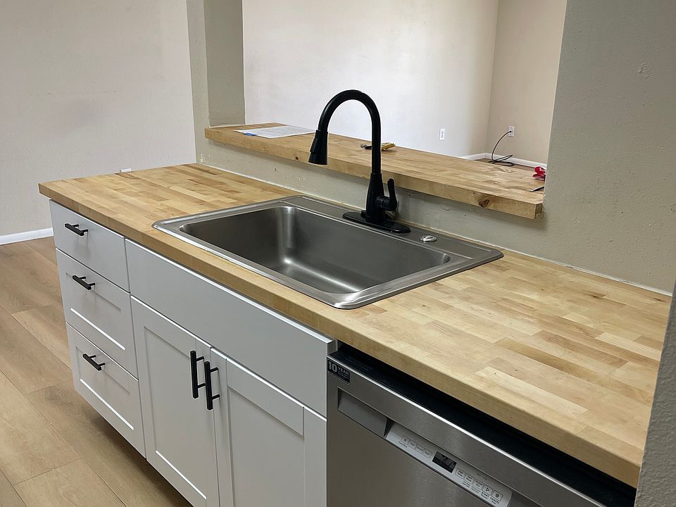 Remodeled kitchen and brand new appliances