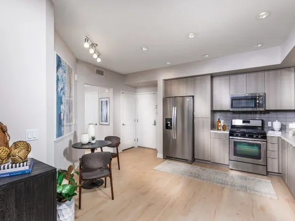 Luce, 7290 Edinger Ave Unit 2085, Huntington Beach, CA 92647