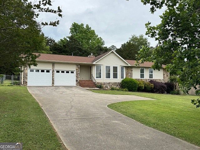 1st image of 462 Oakwood Dr