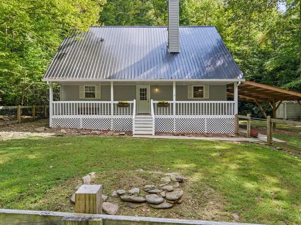 39 Crossover Ln, Hayesville, NC 28904
