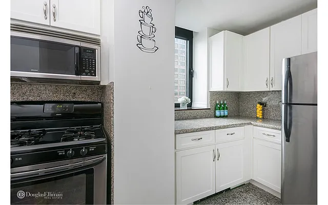 Sold by Douglas Elliman | media 4