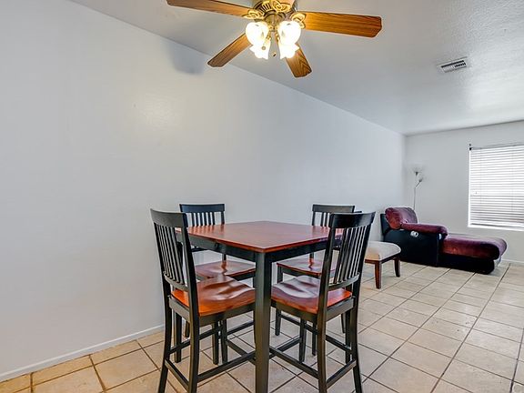 5th image of 708 N Eucalyptus Ave #4