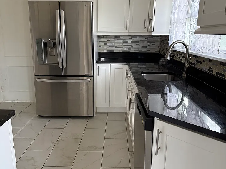 953 Longbrook Ave — Photo 4