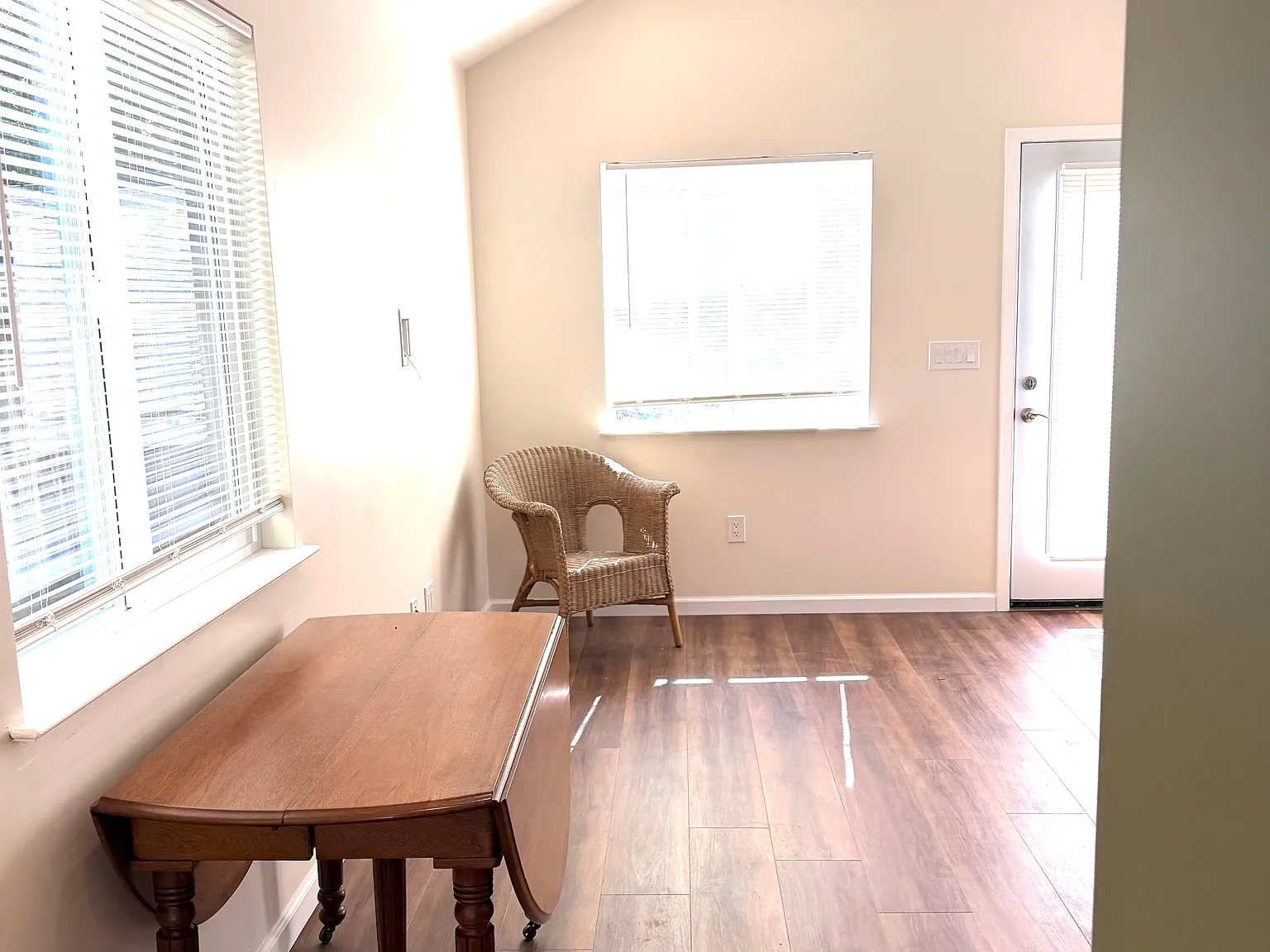 1 bed, 400 sqft, $1,850 — Photo 3