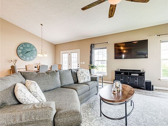 3rd image of 37327 Golden Eagle Dr