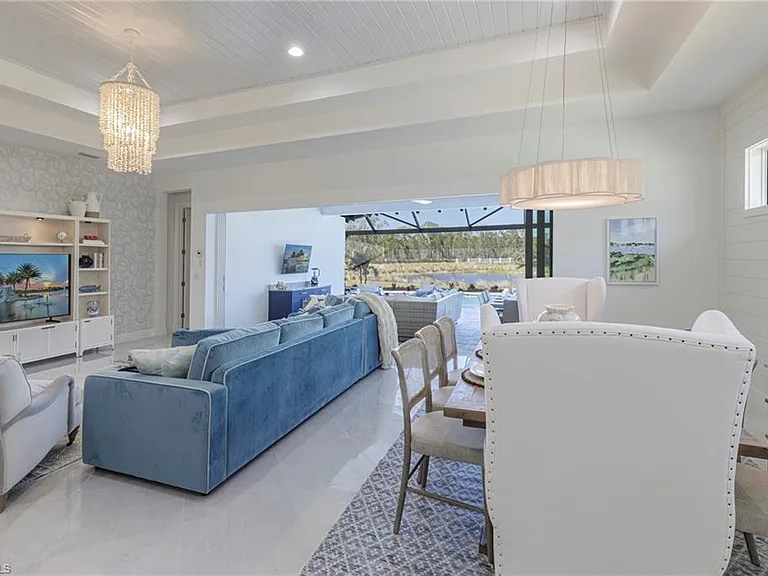 8963 Gustavia Ct — Photo 5