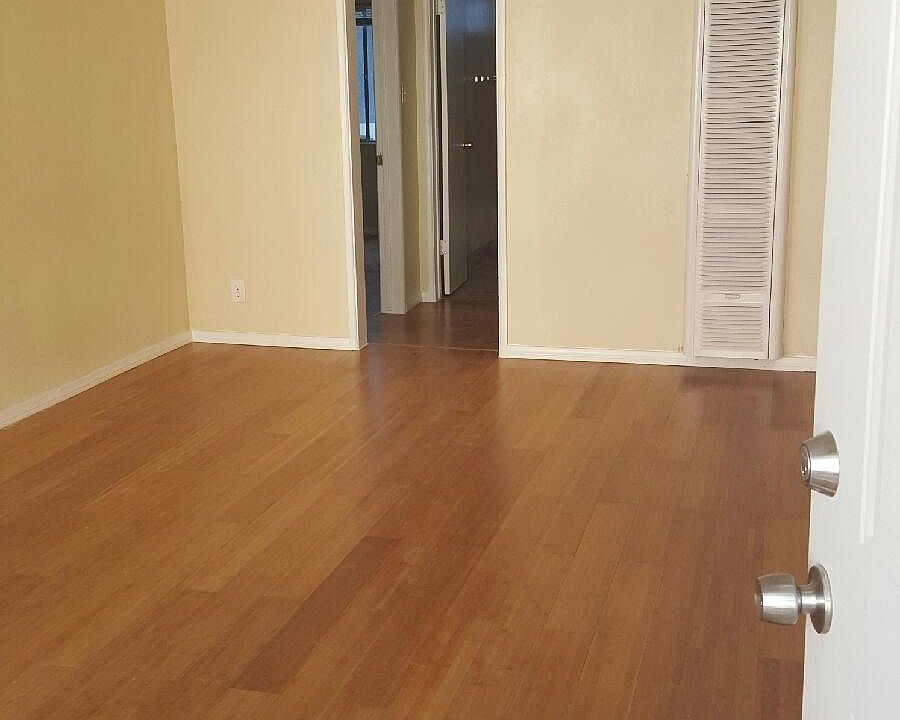 2nd image of 1170 Crenshaw Blvd APT 7