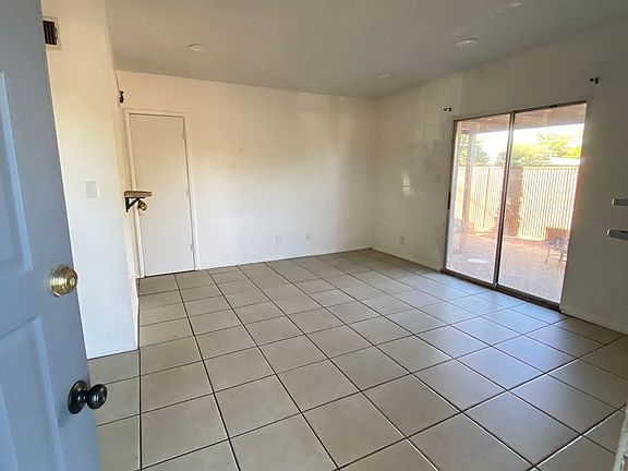 3rd image of 2871 N Fontana Ave #2875