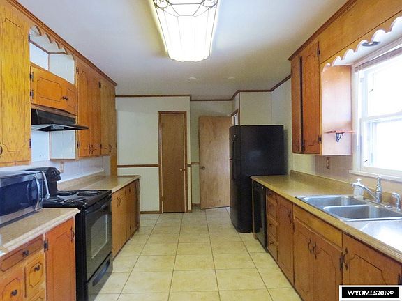 5th image of 419 E Pine St