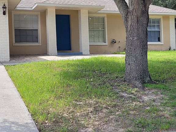 2nd image of 604 Brooke Ct