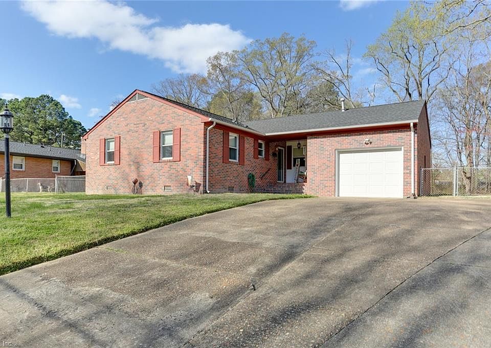 1st image of 34 Claiborne Pl
