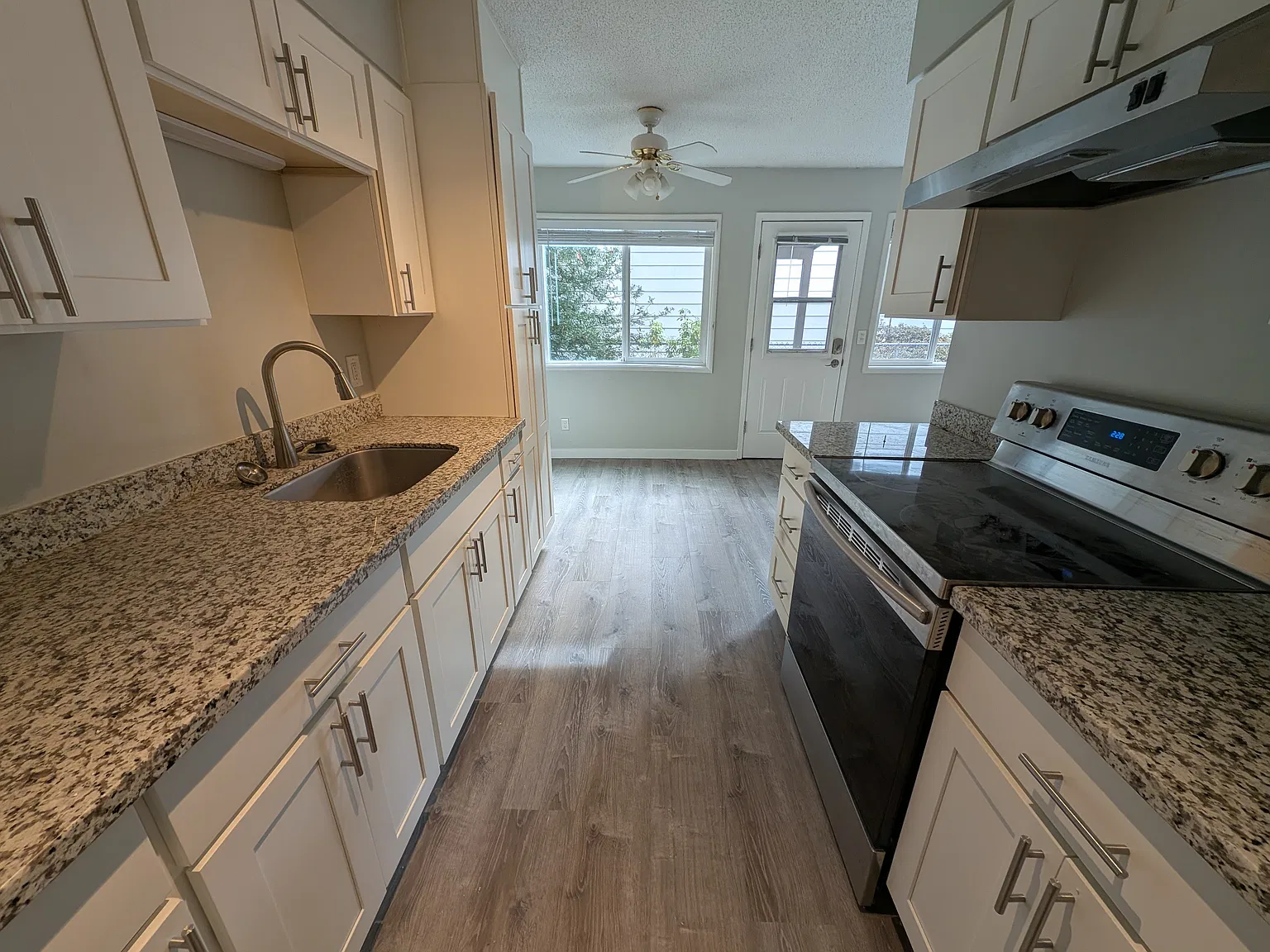 5509 SE 22nd Ave — Photo 3