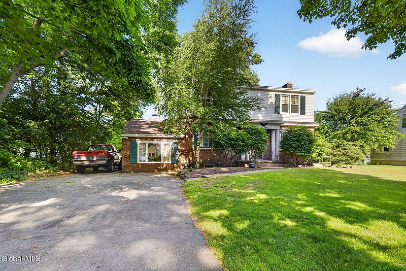 2nd image of 2232 Balltown Road