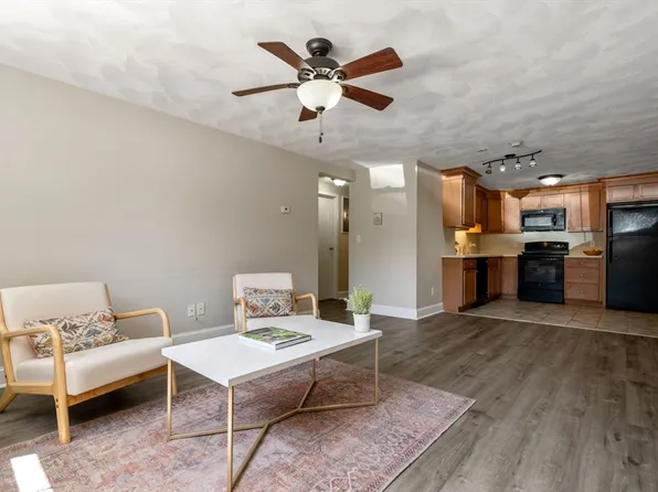 1105 Lexington St Unit 4-1, Waltham, MA 02452