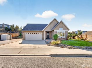 1364 Tractor Loop, East Wenatchee, WA 98802