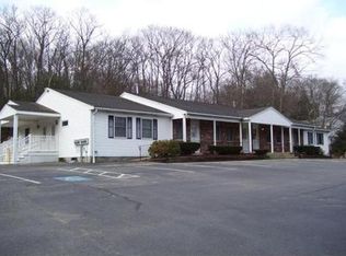 995 Providence Rd, Whitinsville, MA 01588