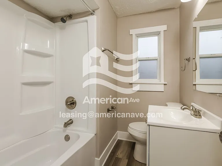 125865_013_wm_-_bathroom_13469287.jpg
