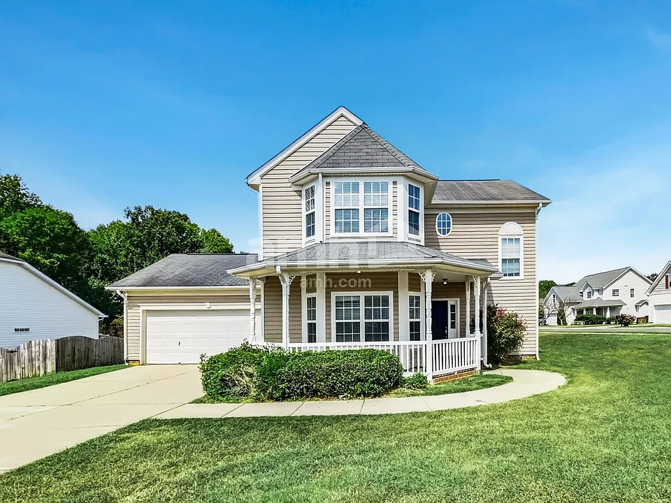 2000 Sweet Gum Ct