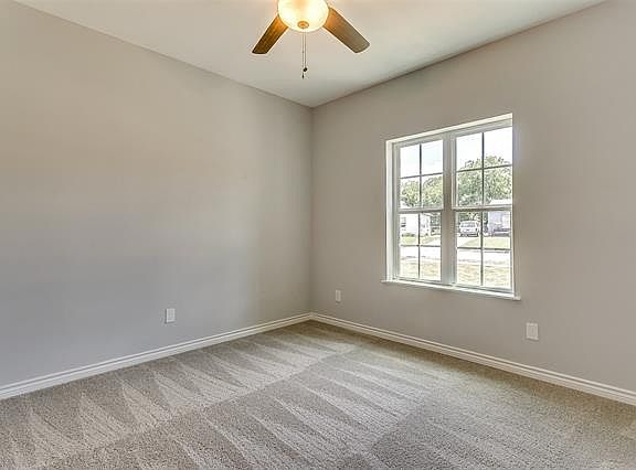 4th image of 534 S Redford Ln