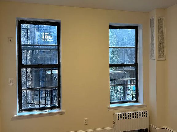 4th image of 129 Perry St APT 3C