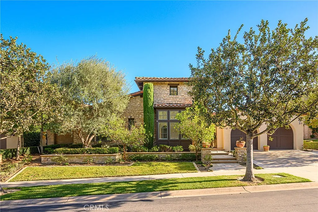 4 bed, 3.5 bath, 3854 sqft, $14,800 — Photo 3