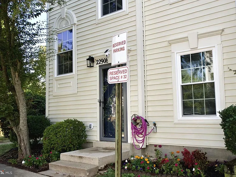 22908 Regent Ter — Photo 4