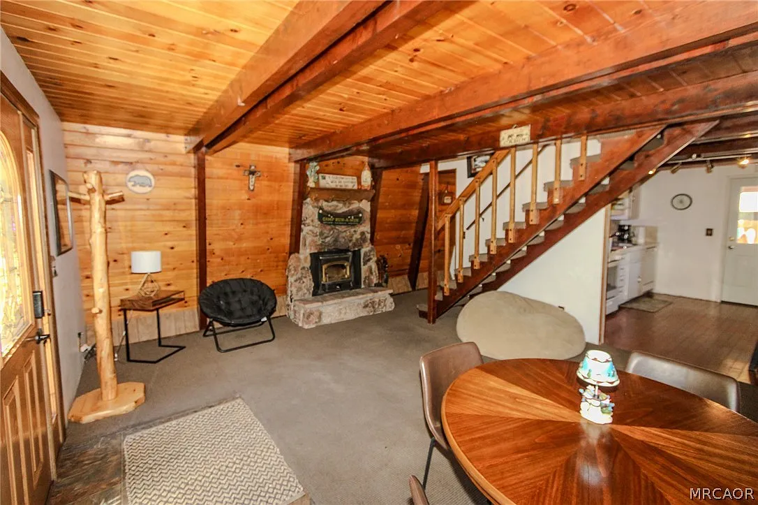 4 bed, 2.0 bath, 1818 sqft, $2,200 — Photo 4