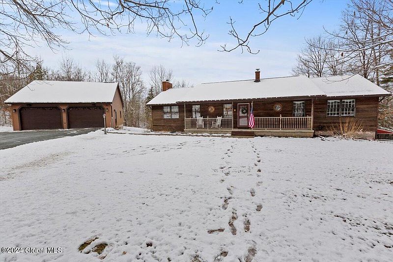 3rd image of 123 Birds Hill Road