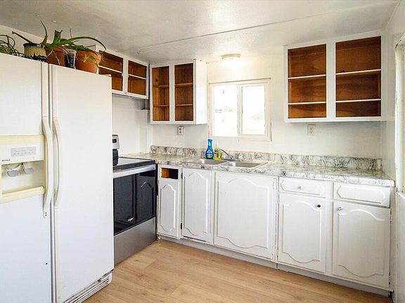 5th image of 23 NW Depot Rd Unit 5